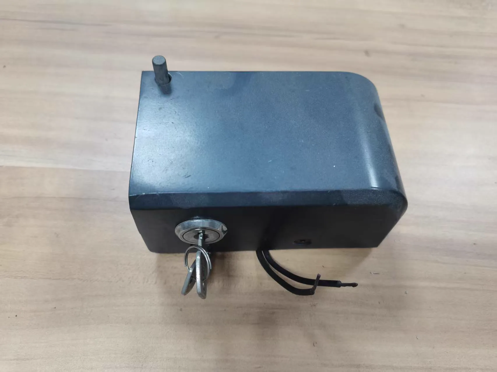 Security lock box, front view, powder coated