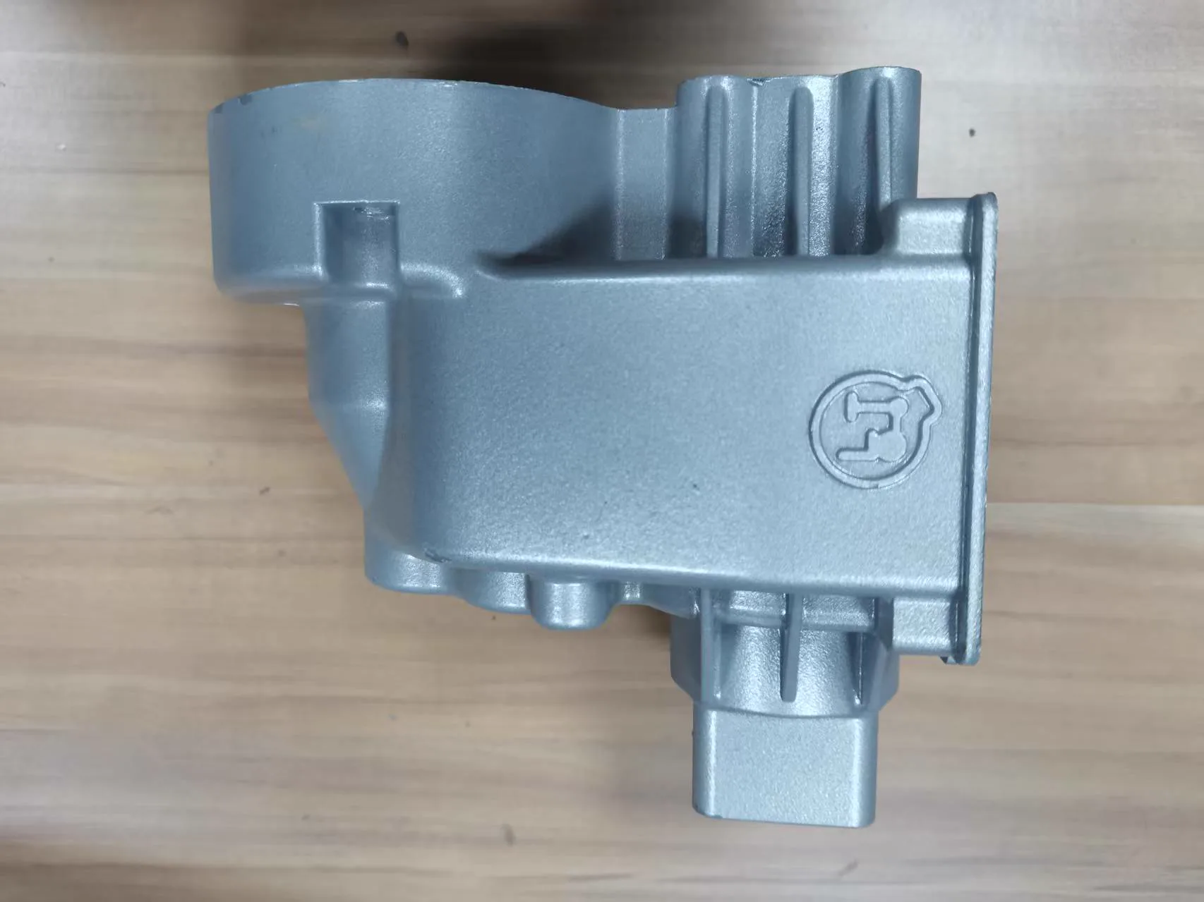 Compressor or pneumatic enclosure