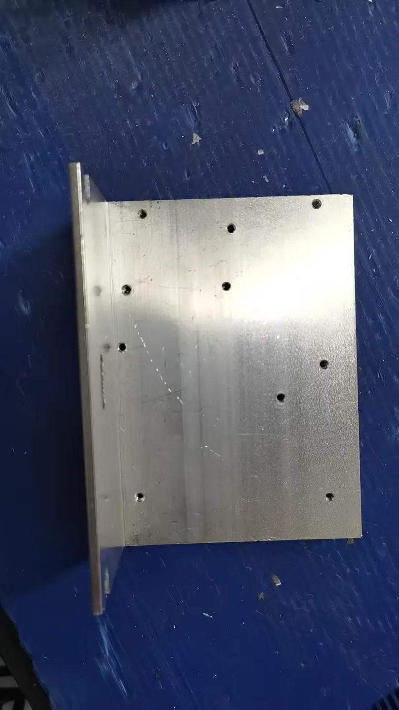 L-shaped mounting bracket