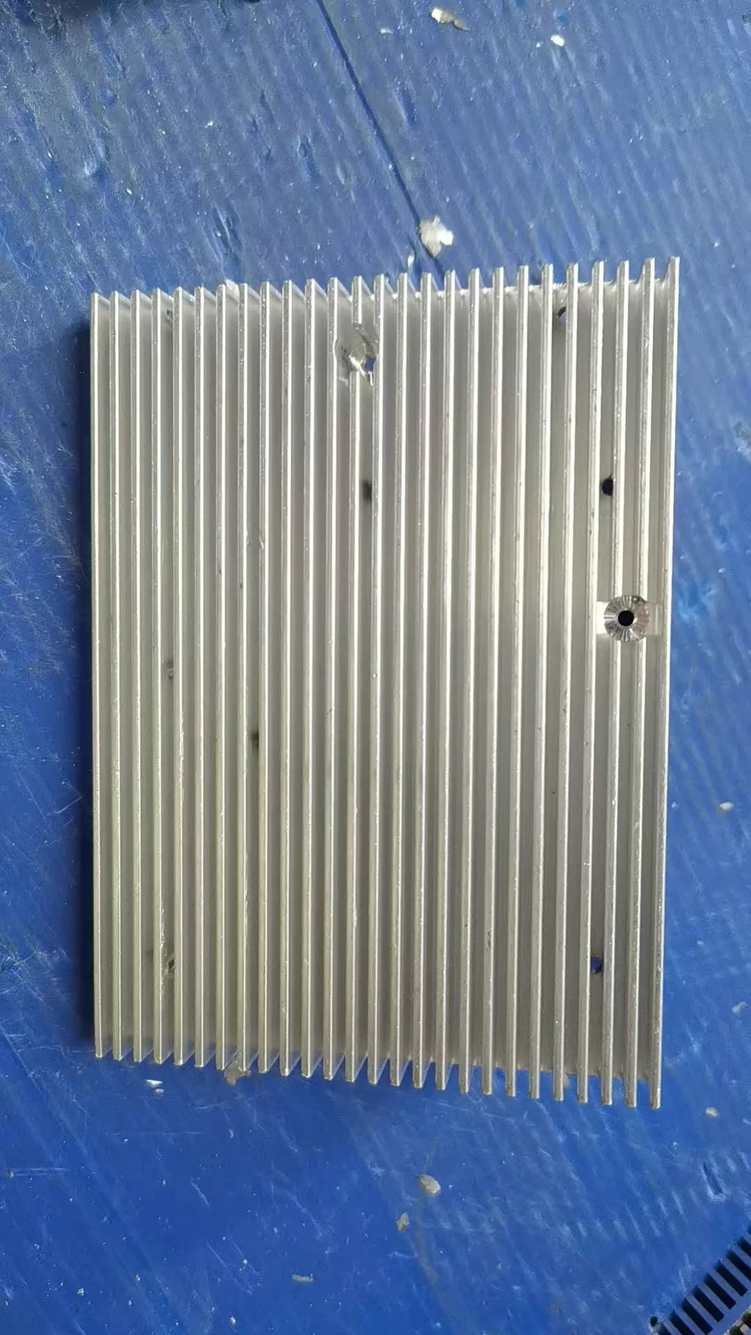 Extruded bar-type heat sink
